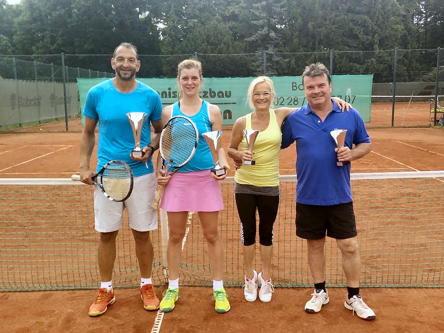 Clubmeister Mixed 2016 Nebenrunde - Maja und Tunc Gültekin (links), der 2. Platz ging an Heike Brückner-Escher und Michael Morawetz (rechts im Bild) (Kopie) Clubmeister Mixed 2016 Nebenrunde - Maja und Tunc Gültekin (links), der 2. Platz ging an Heike Brückner-Escher und Michael Morawetz (rechts im Bild)